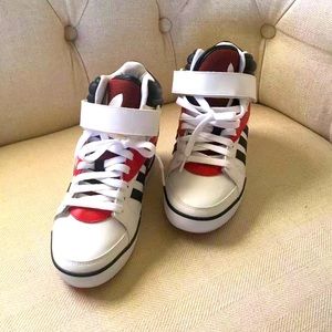 Adidas amberlight up sneaker